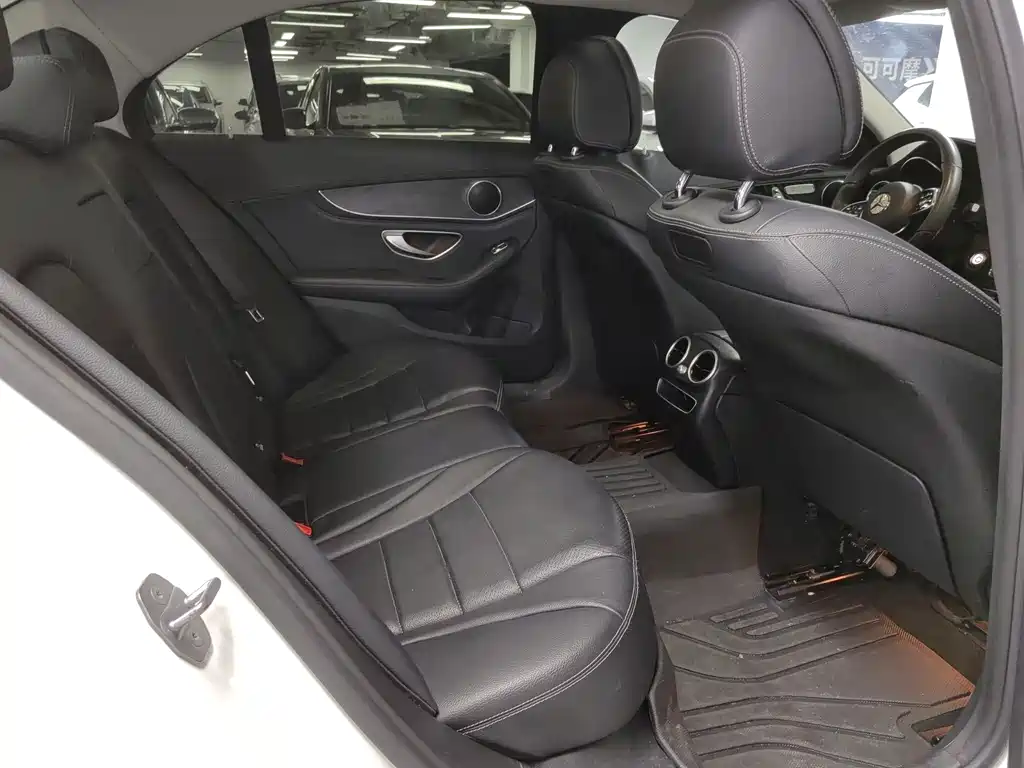 Mercedes-Benz C-Class — миниатюра 10