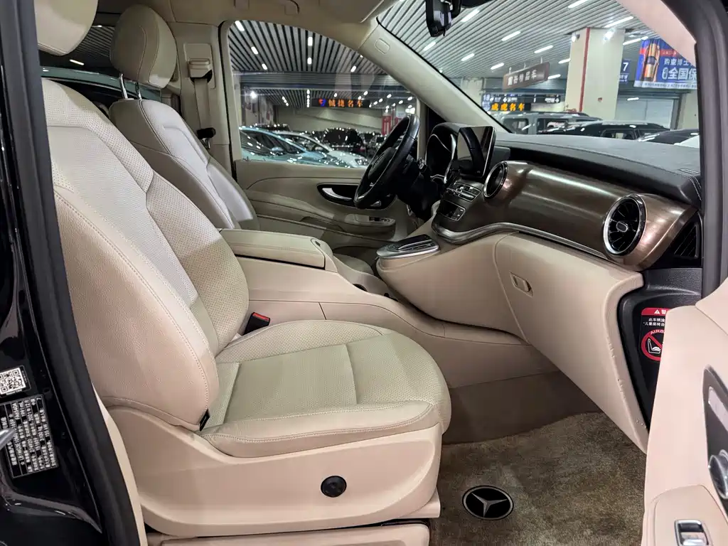 Mercedes-Benz V-Class — миниатюра 17