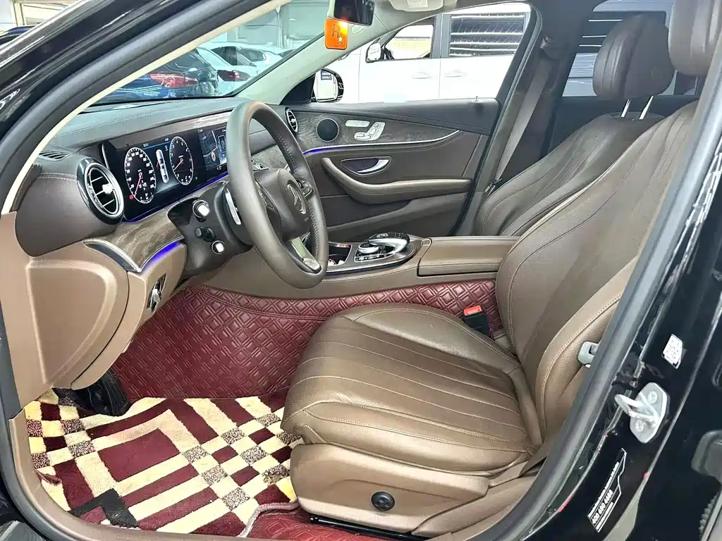 Mercedes-Benz E-Class — миниатюра 4
