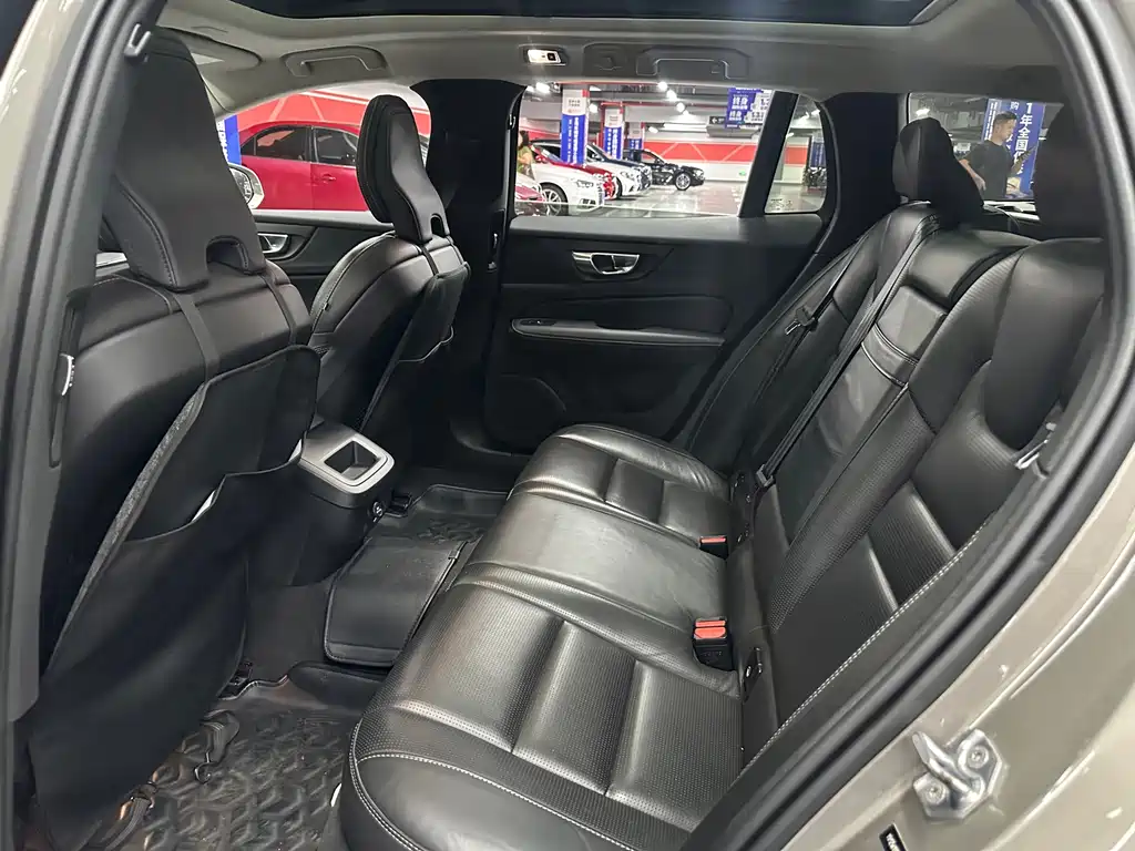 Volvo V60 — миниатюра 10
