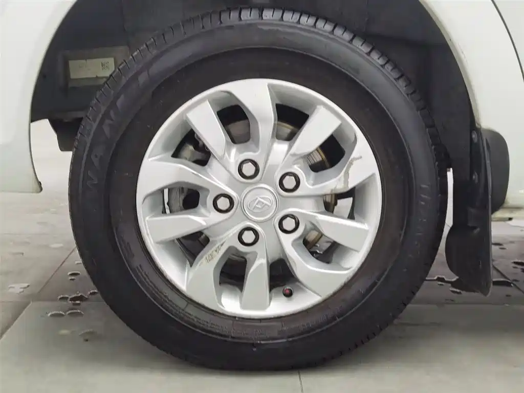 SAIC MAXUS XINTU V80