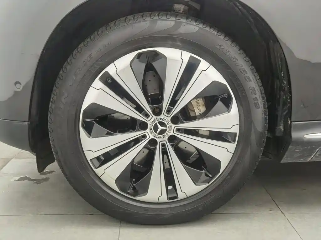 Mercedes-Benz EQC — миниатюра 17