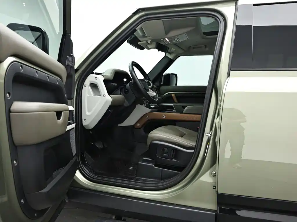 Land Rover Defender — миниатюра 9