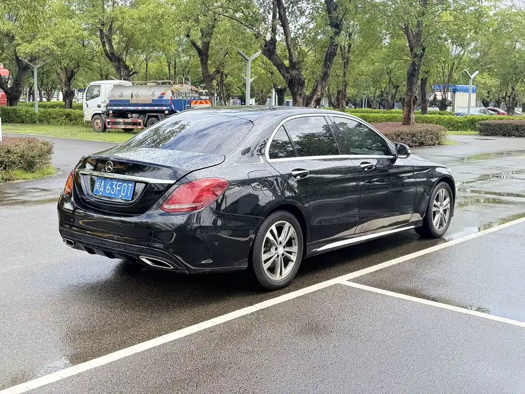 Mercedes-Benz C-Class — миниатюра 5