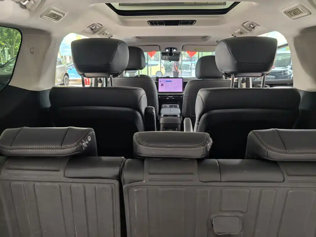 GAC Motor Trumpchi E8 PHEV — миниатюра 16