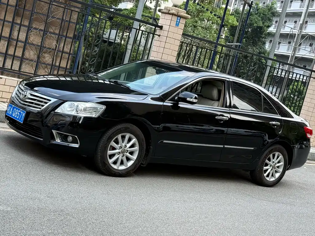Toyota Camry — миниатюра 2