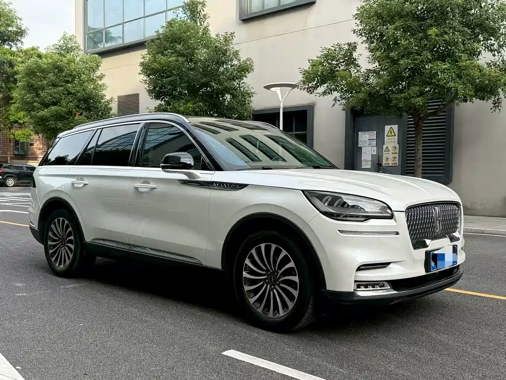 Lincoln Aviator — миниатюра 3