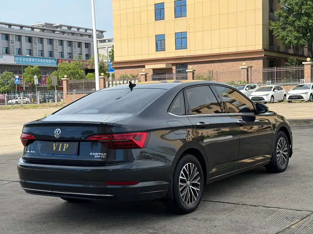 Volkswagen Sagitar — миниатюра 6