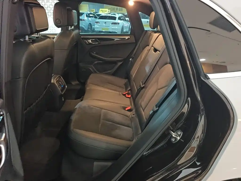 Porsche Macan — миниатюра 17
