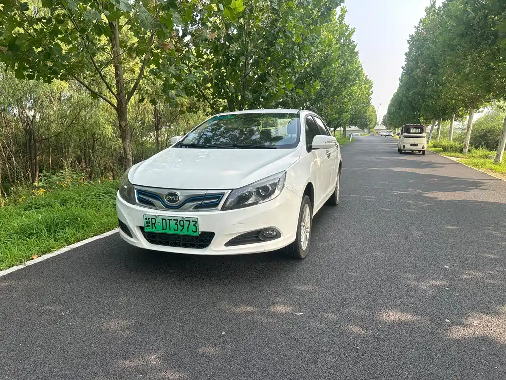 BYD e5
