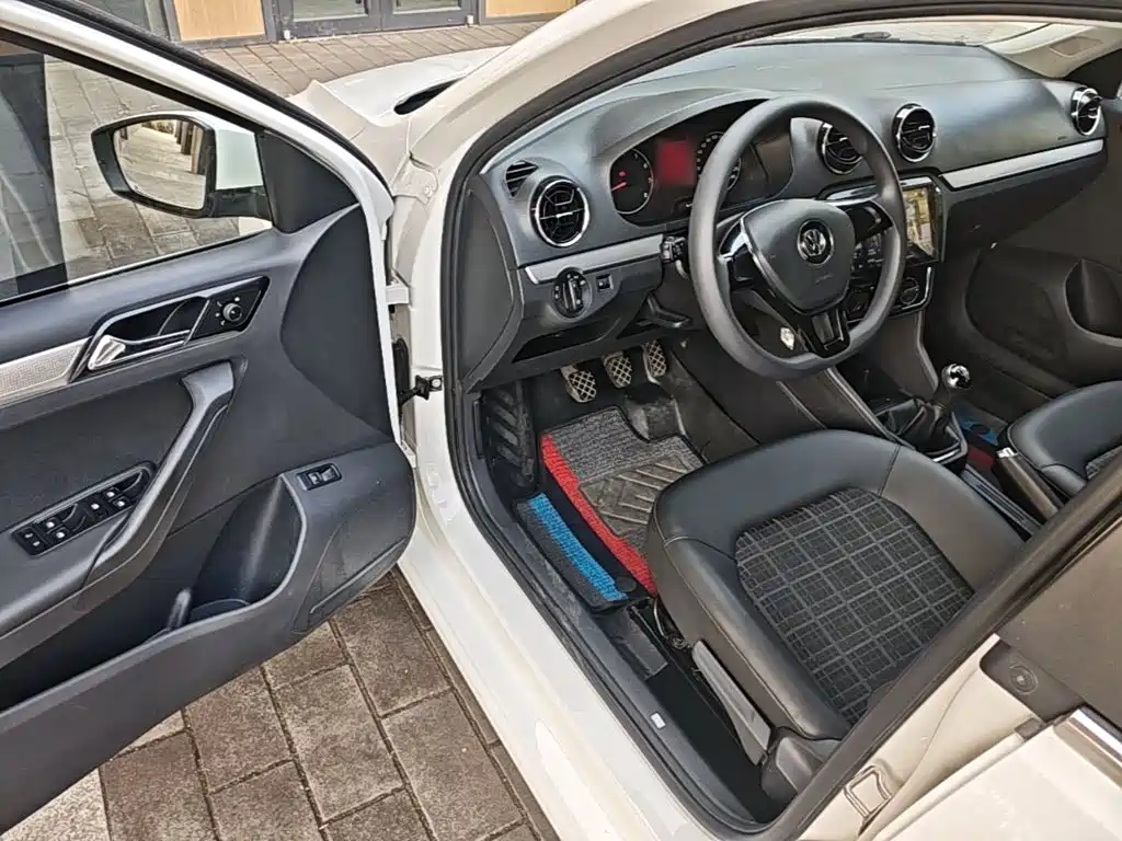 Volkswagen Jetta — миниатюра 16