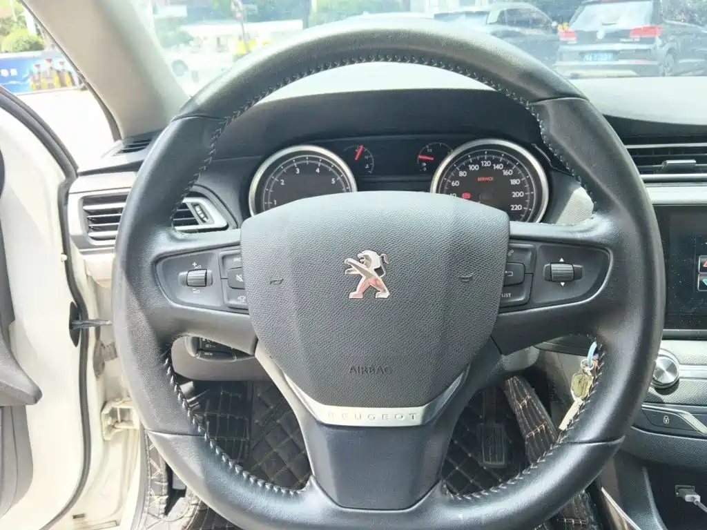Peugeot 408 — миниатюра 11