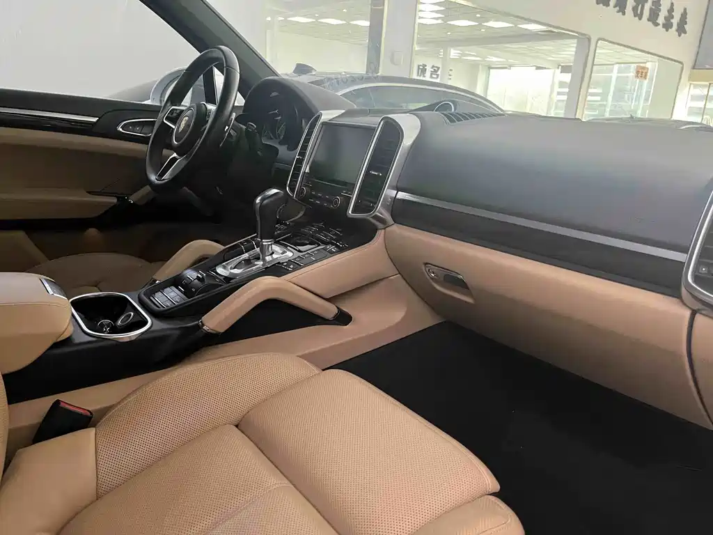 Porsche Cayenne Hybrid — миниатюра 19