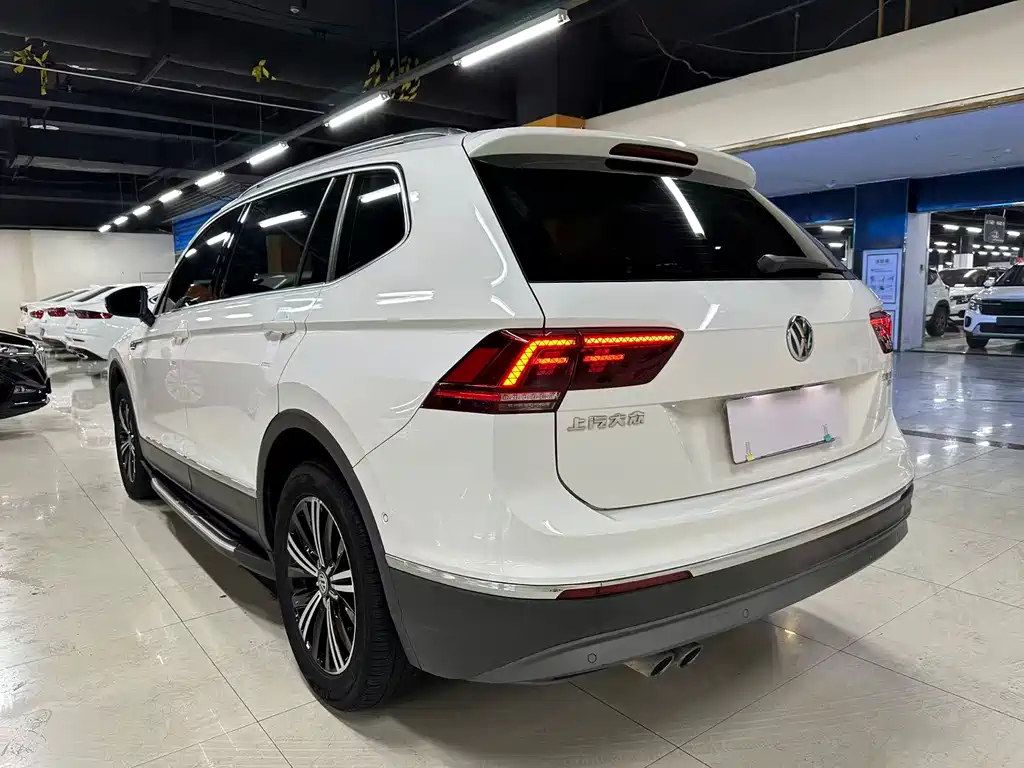 Volkswagen Tiguan L — миниатюра 8