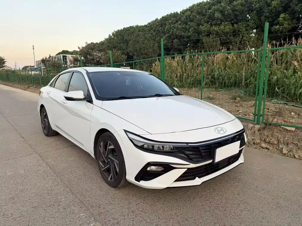 Hyundai Elantra — миниатюра 2