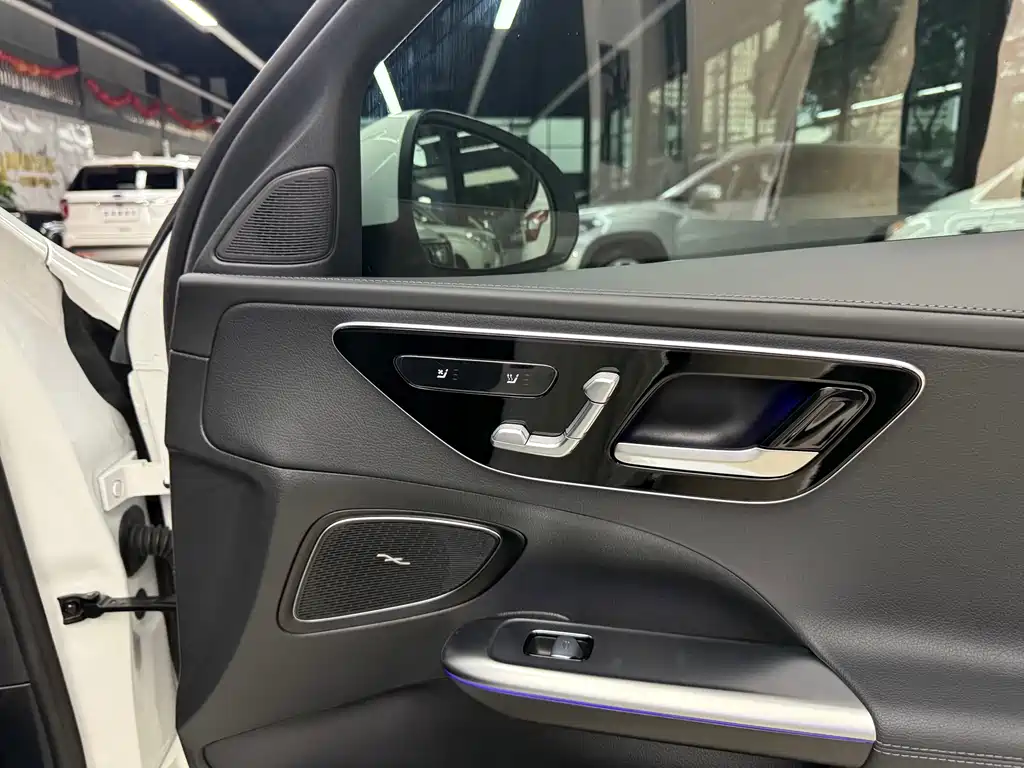 Mercedes-Benz C-Class — миниатюра 21
