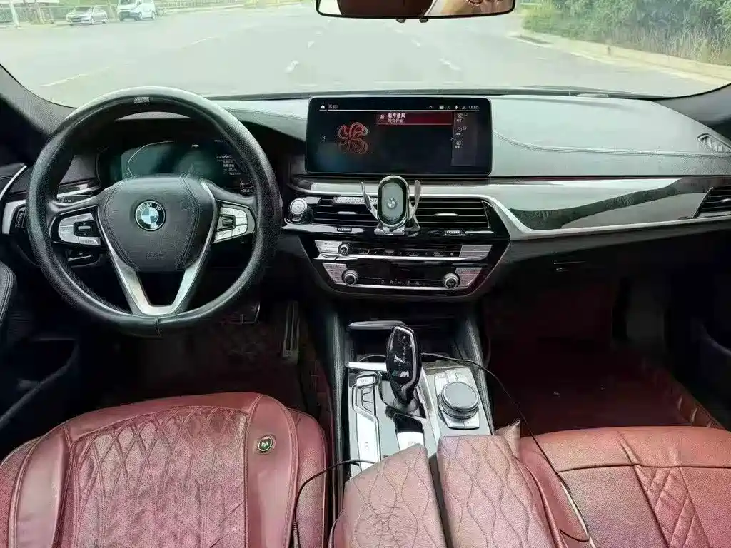 BMW 5 Series — миниатюра 5