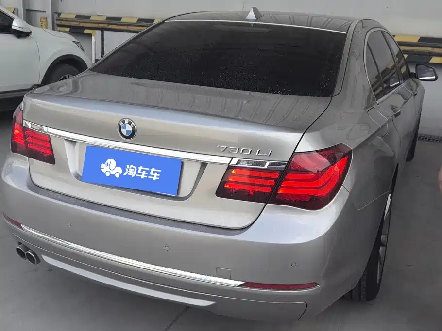 BMW 7 Series — миниатюра 3