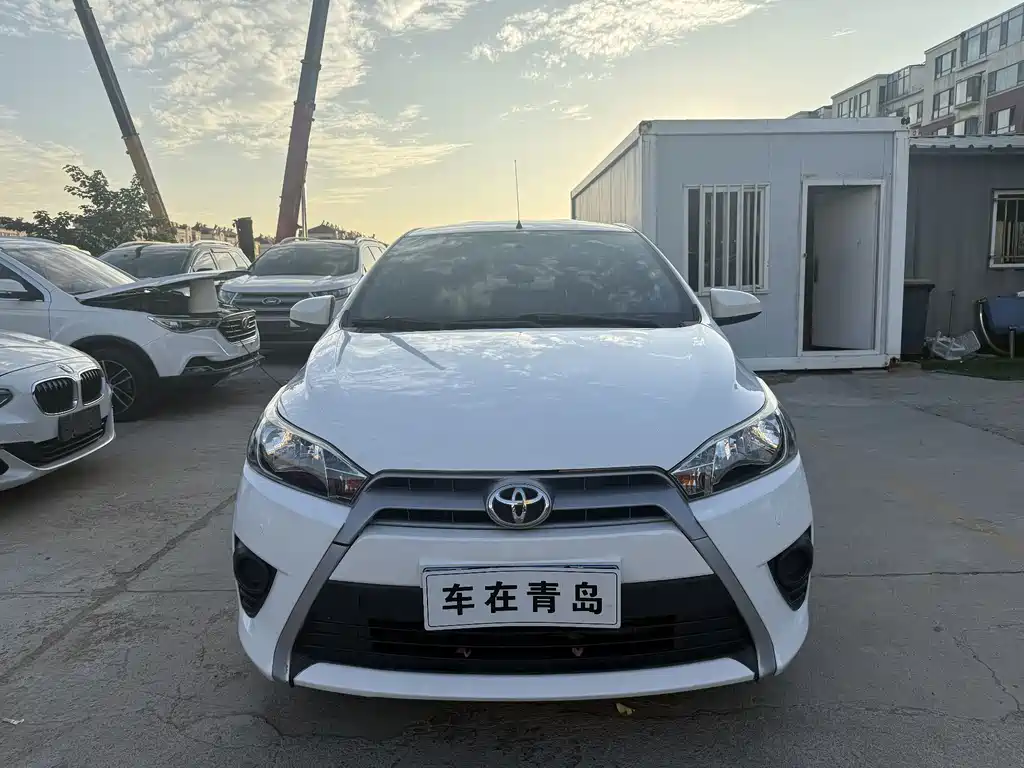 Toyota Yaris L — миниатюра 2