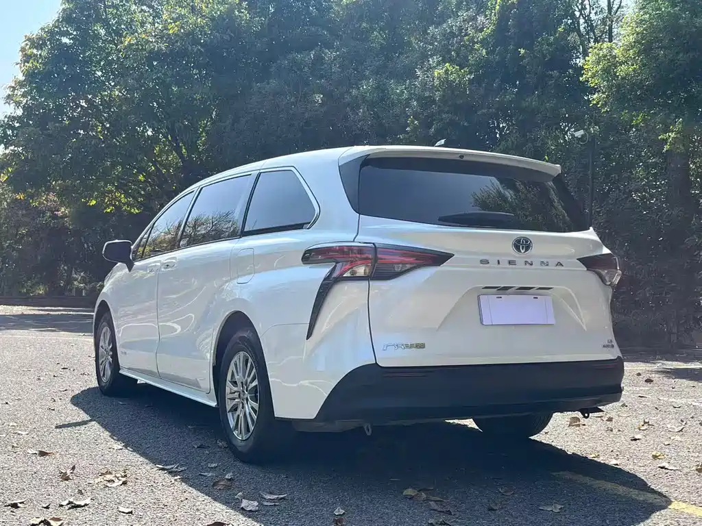 TOYOTA SIENNA