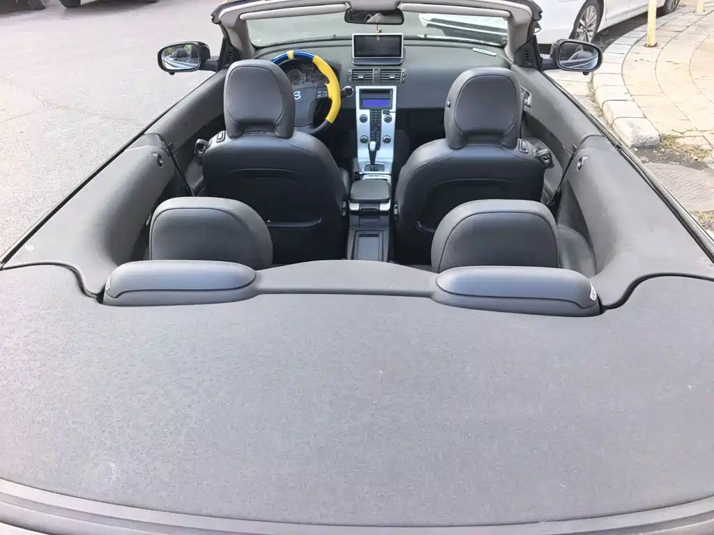 Volvo C70 — миниатюра 6