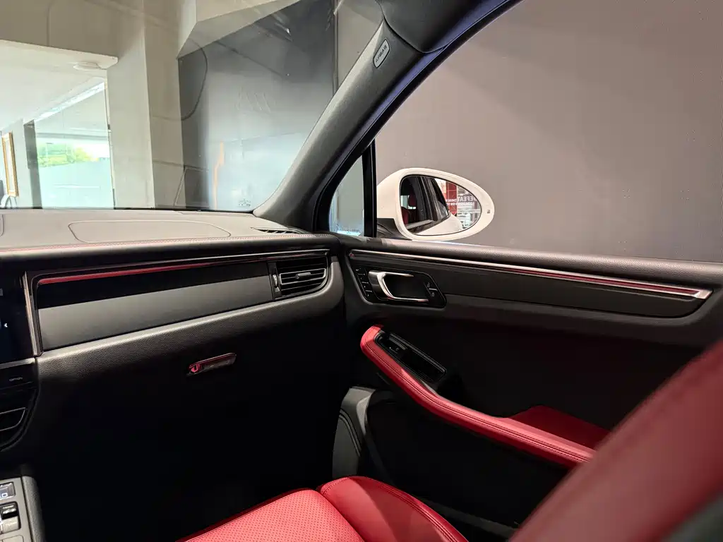 Porsche Macan — миниатюра 11