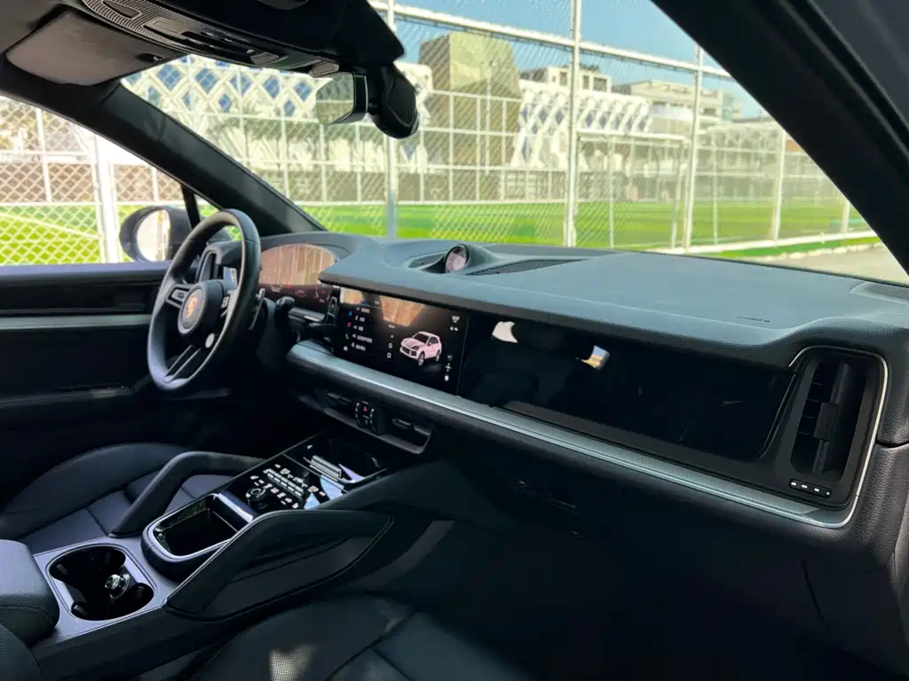 Porsche Cayenne — миниатюра 11
