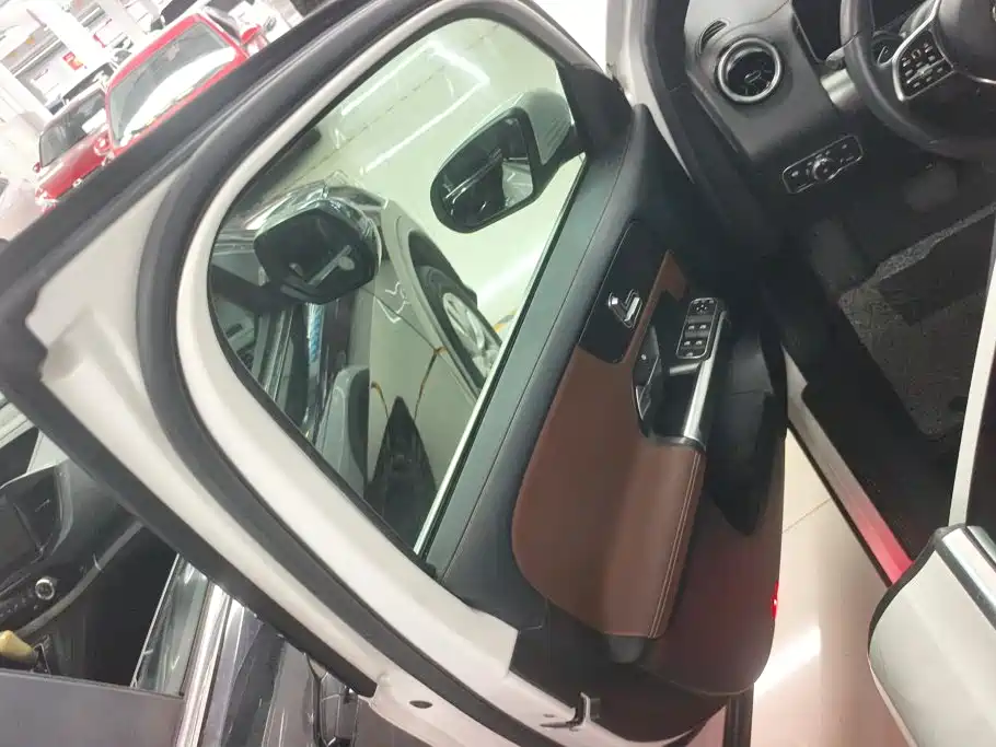 Mercedes-Benz GLB — миниатюра 7