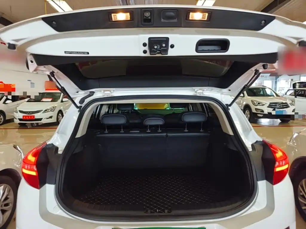 Geely Emgrand GS — миниатюра 19