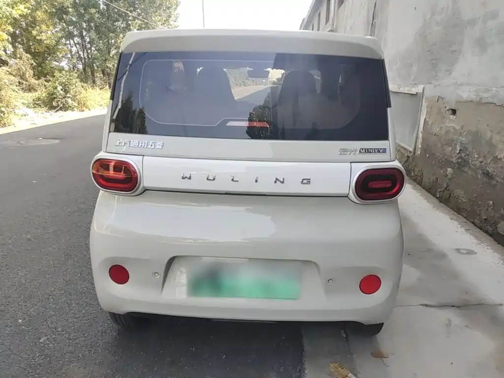 Wuling MINIEV — миниатюра 6
