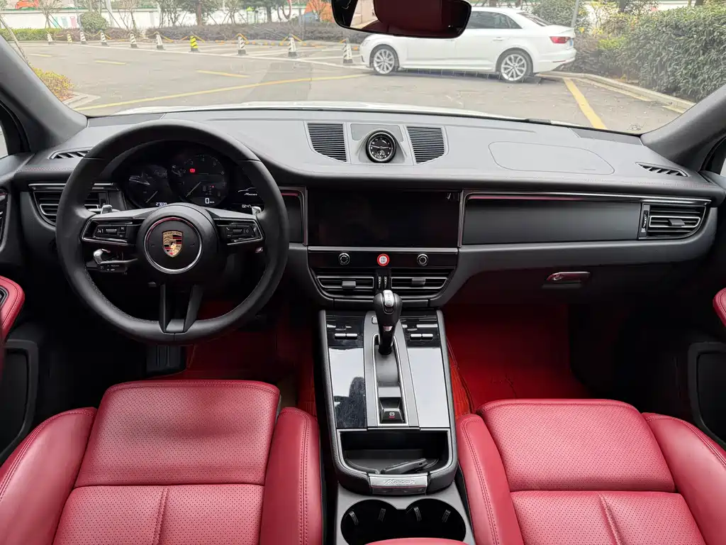 Porsche Macan — миниатюра 7