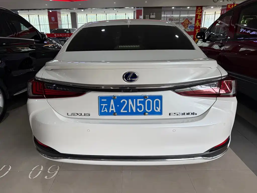 Lexus ES — миниатюра 9