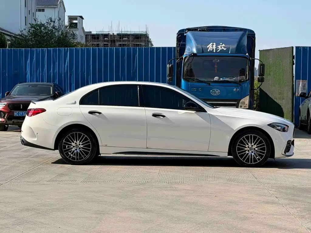 Mercedes-Benz C-Class — миниатюра 4