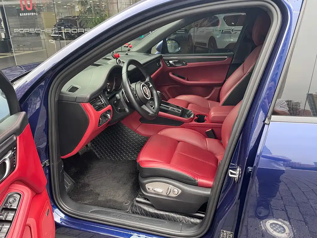 Porsche Macan — миниатюра 5