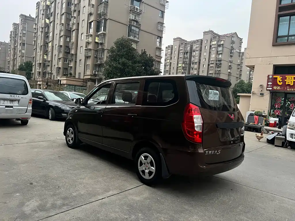 Wuling Hongguang — миниатюра 4