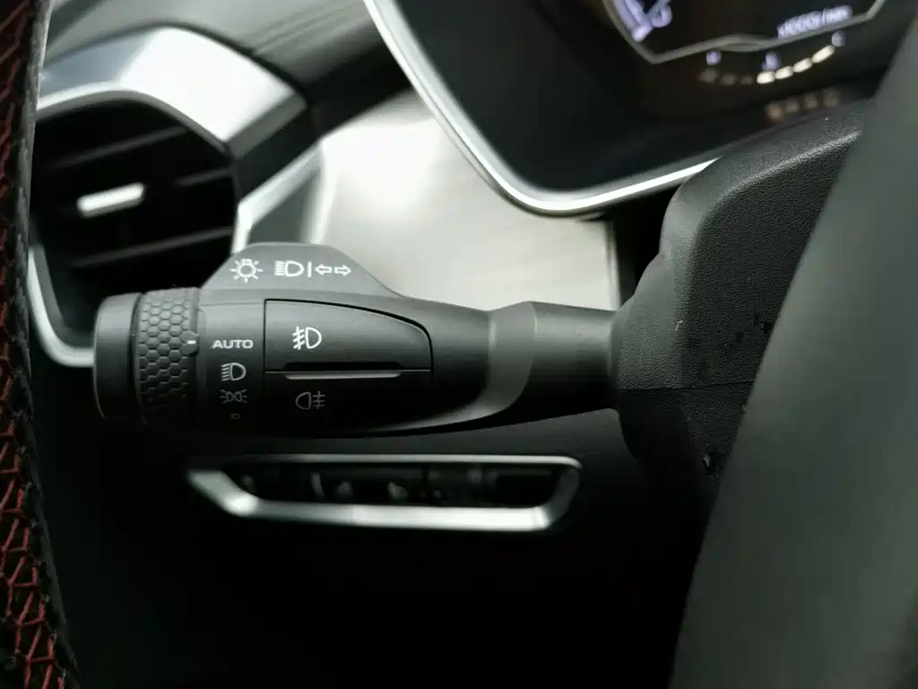 Geely Binyue — миниатюра 21
