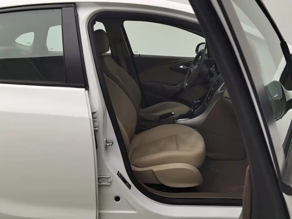 Buick Excelle — миниатюра 23