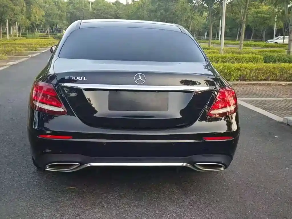 Mercedes-Benz E-Class — миниатюра 4