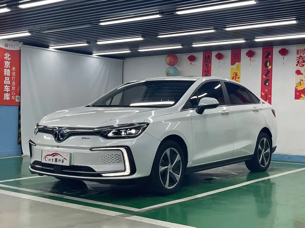 BAIC EU5