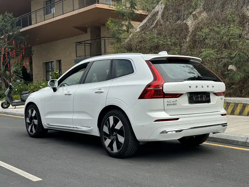 VOLVO XC60 PLUG IN HYBRID