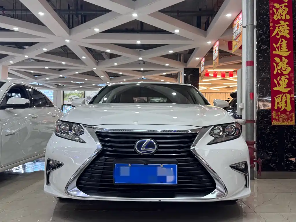 Lexus ES — миниатюра 2
