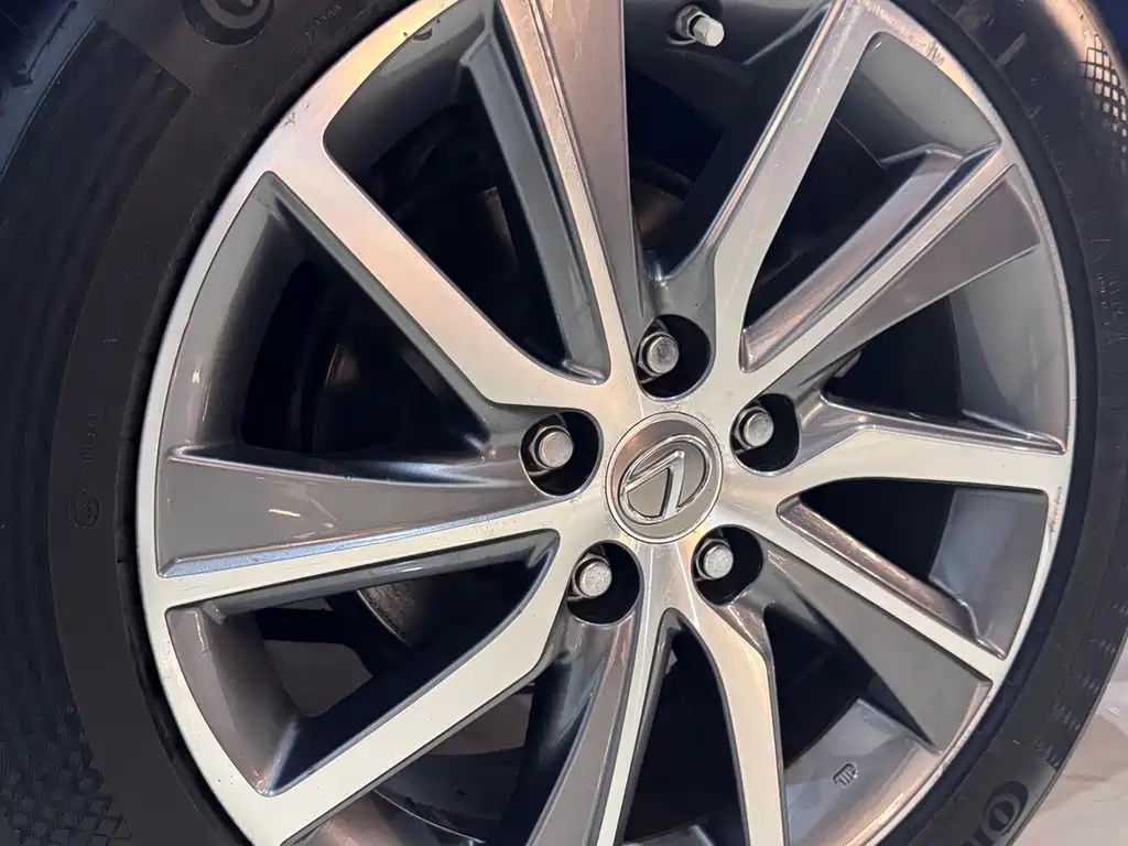 Lexus ES — миниатюра 8