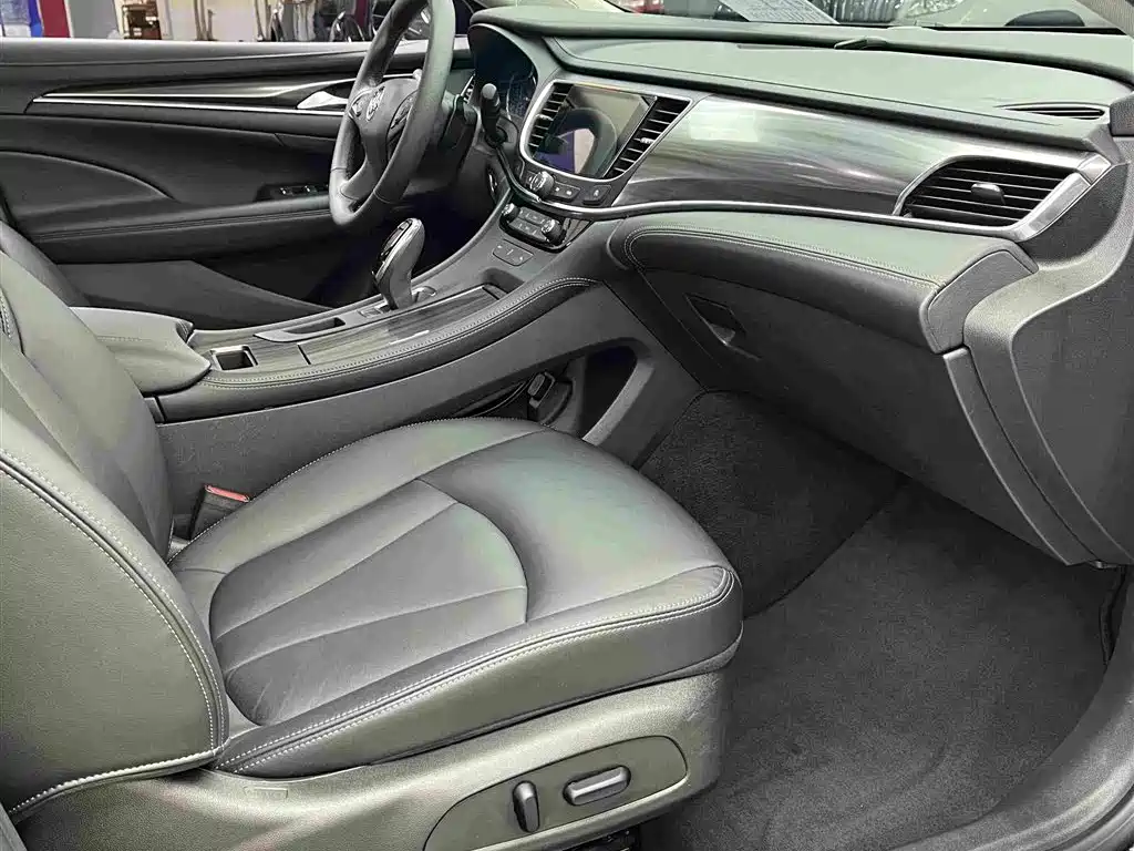 Buick LaCrosse — миниатюра 10