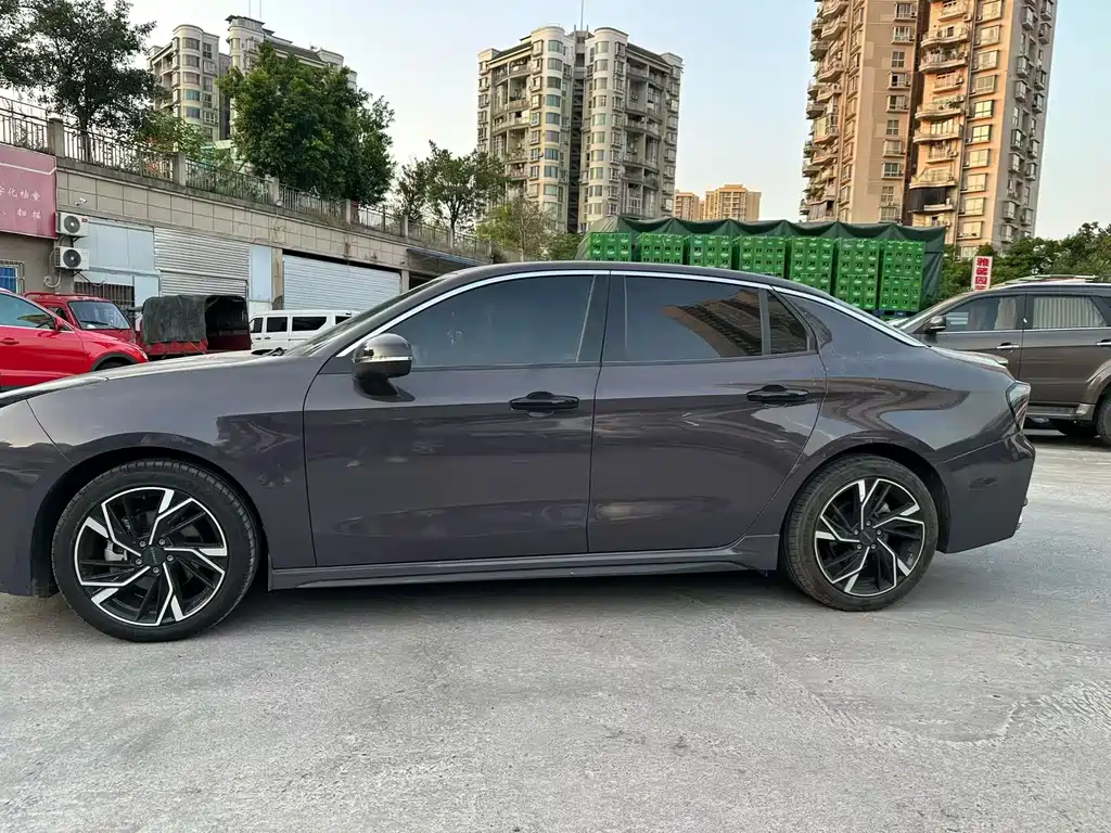 Lynk & Co 03 — миниатюра 3