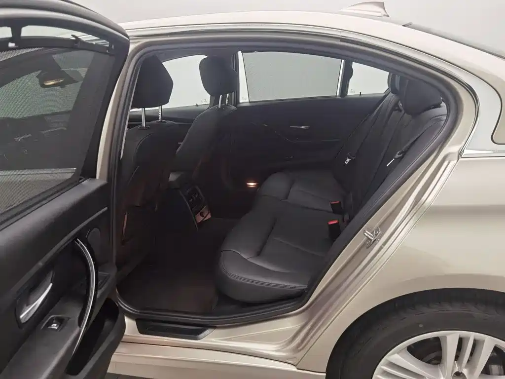 BMW 3 Series — миниатюра 15