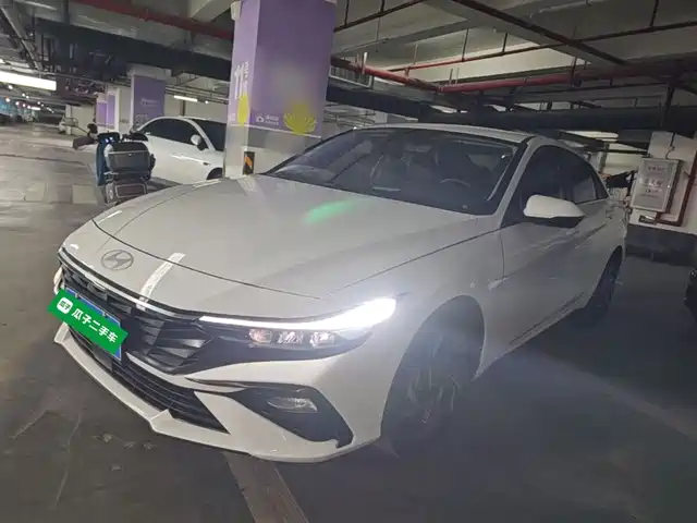 Hyundai Elantra