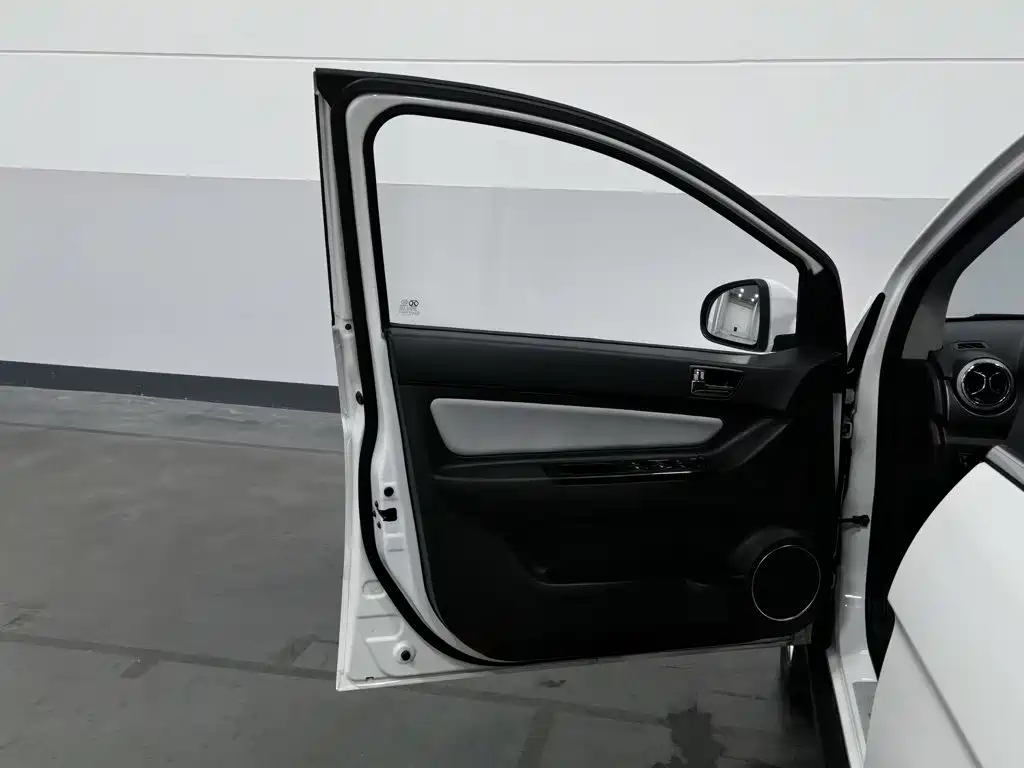 BAIC New Energy EC5 — миниатюра 8