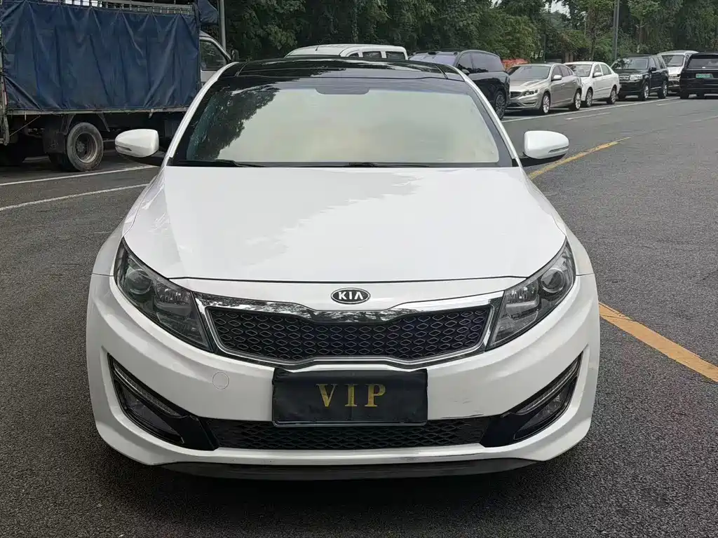 Kia K5 2012 2.0L AT GLS