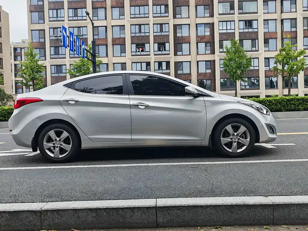 Hyundai Elantra Langdong — миниатюра 7