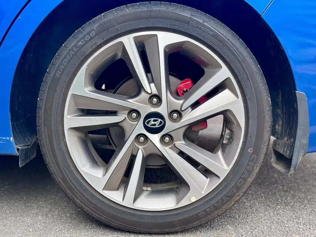 Hyundai Elantra — миниатюра 14